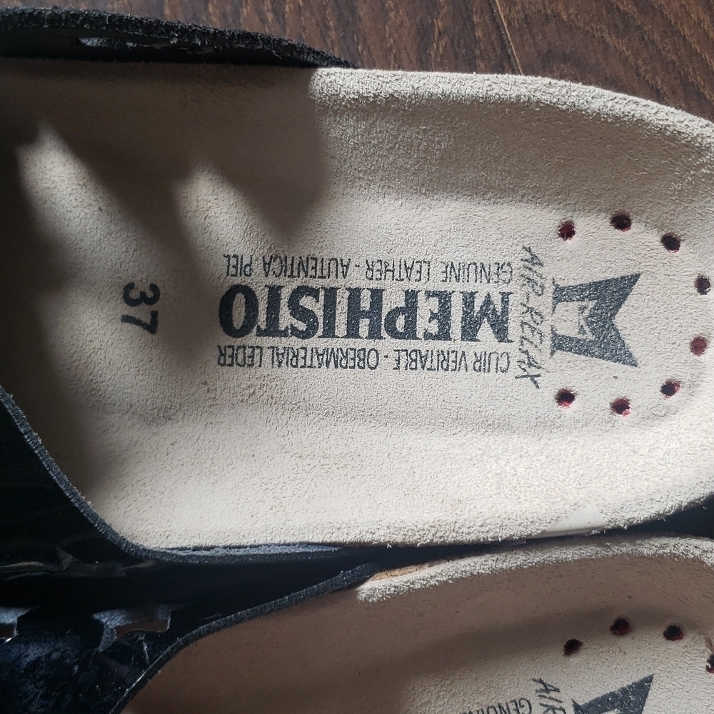 MEMPHISTO Crisscross Sandals - Picture 8 of 9